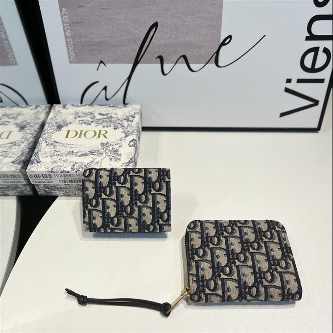 2025228Y 190P182141117